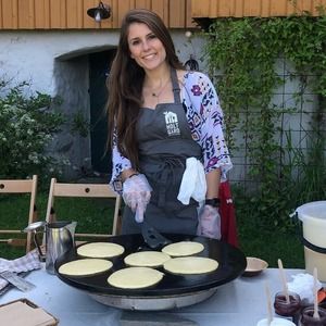 Meet your Posher, Elise